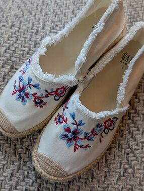 GAP Cream Canvas Espadrilles with Red & Blue Floral Embroidery - Women